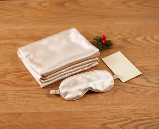 Silk gift set for a host